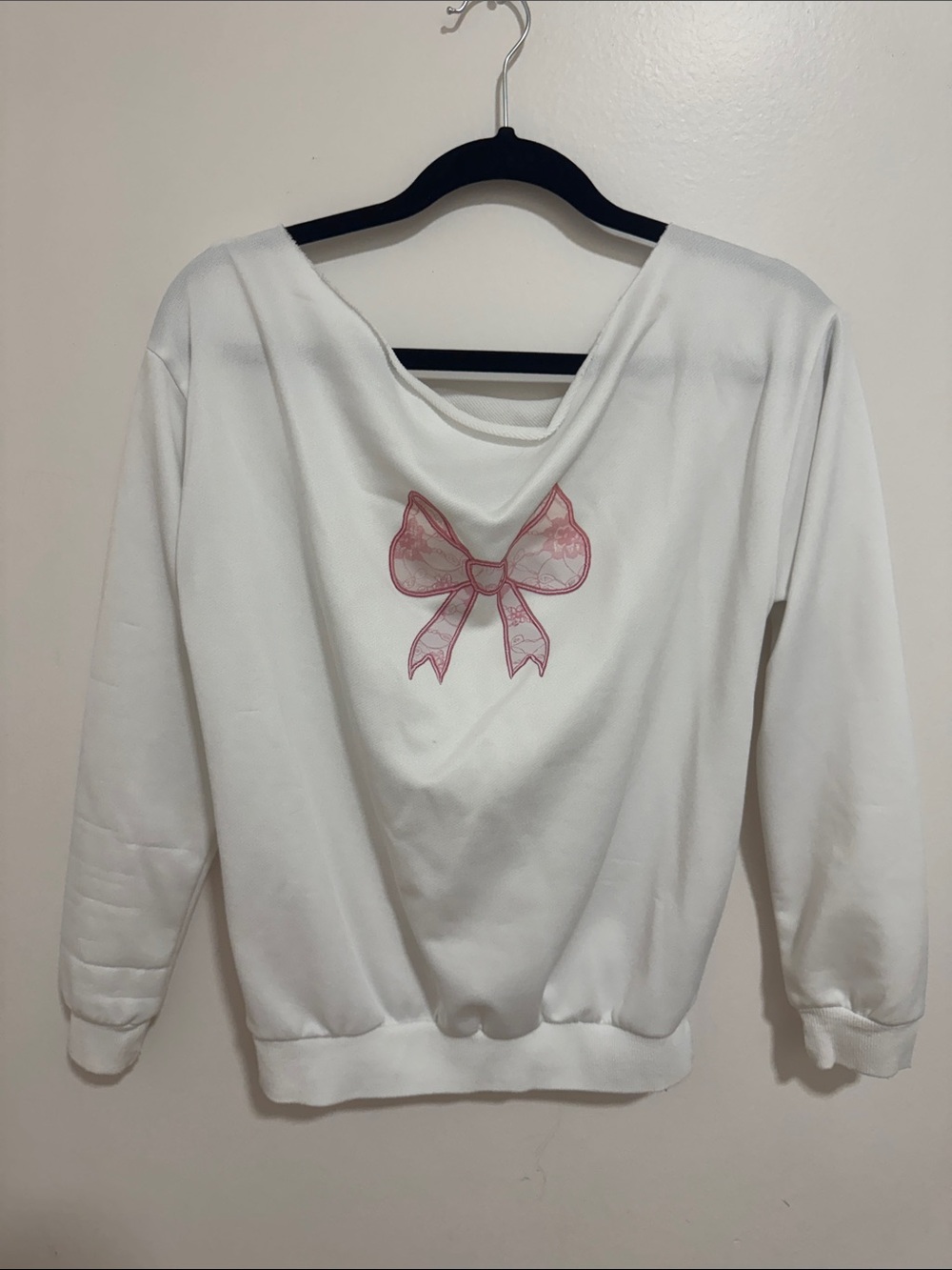 SHEIN White Off-the-Shoulder Sweatshirt with Pink Bow